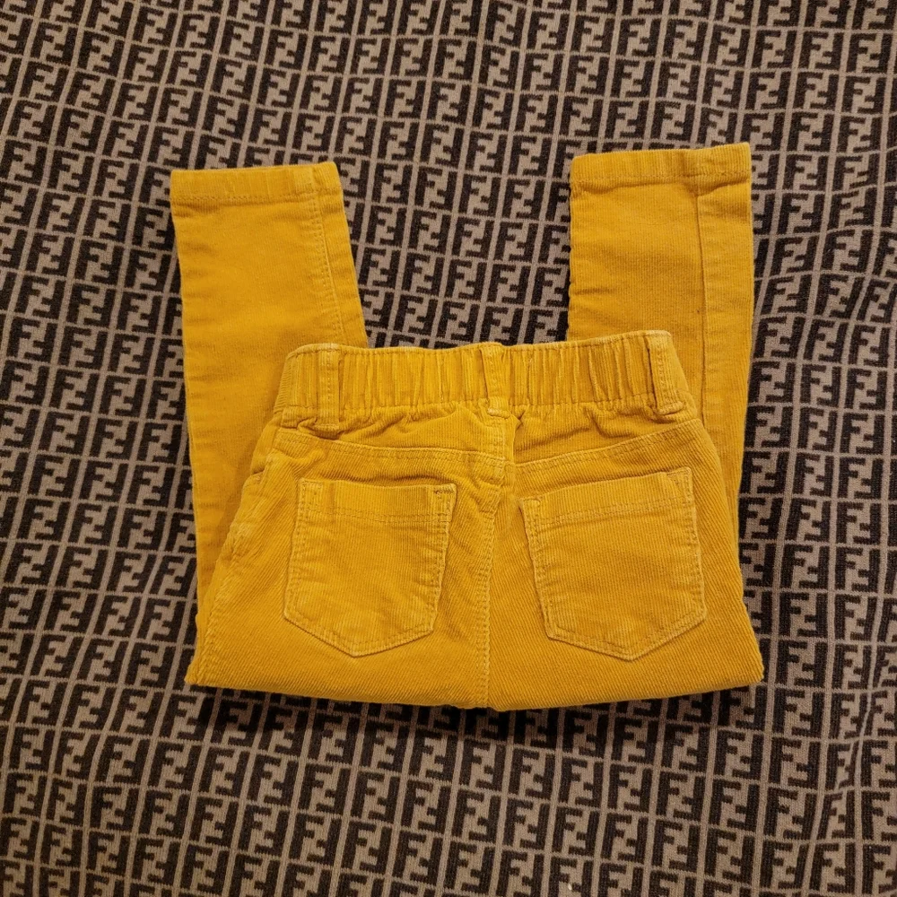 Old Navy Cords Corduroy mustard yellow 2t boys or girls gender neutral